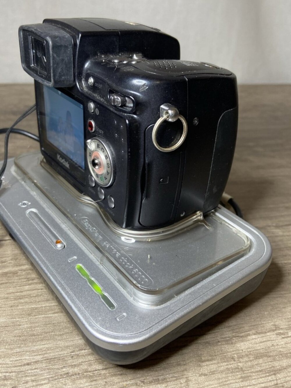 Kodak EasyShare DX7630 Digital Camera 3X Zoom Bundle with Box